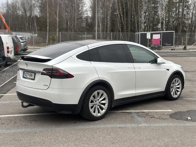 Tesla Model X vaihtoauto