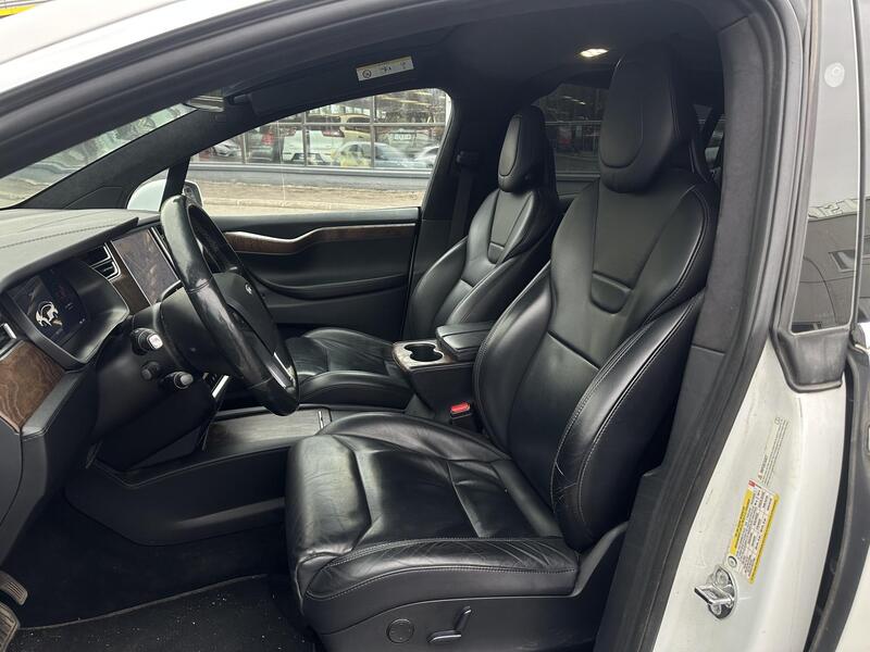 Tesla Model X vaihtoauto