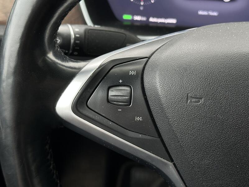 Tesla Model X vaihtoauto