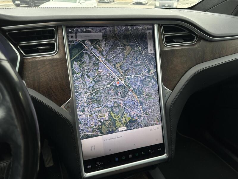Tesla Model X vaihtoauto