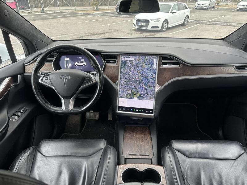 Tesla Model X vaihtoauto