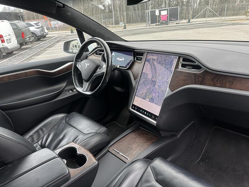 Tesla Model X vaihtoauto