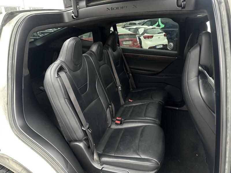 Tesla Model X vaihtoauto