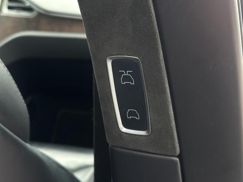 Tesla Model X vaihtoauto