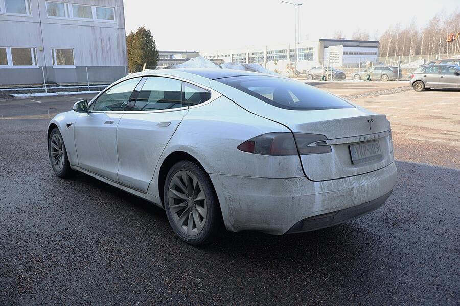 Tesla Model S vaihtoauto