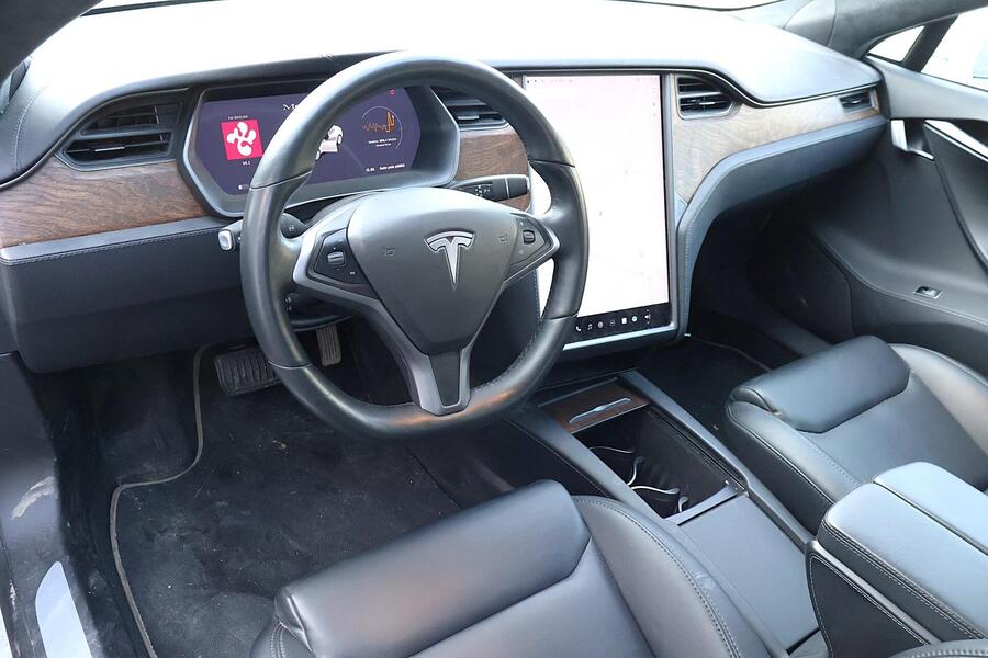 Tesla Model S vaihtoauto