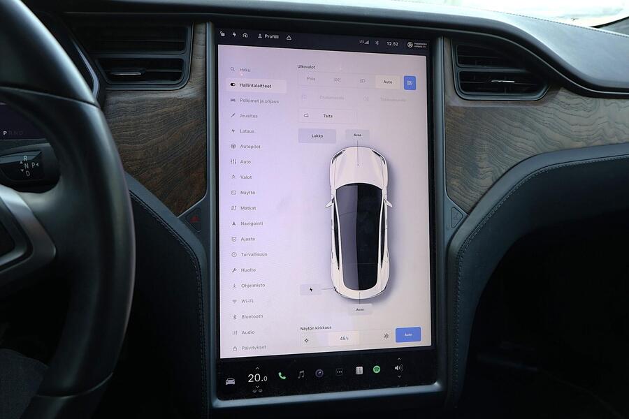 Tesla Model S vaihtoauto
