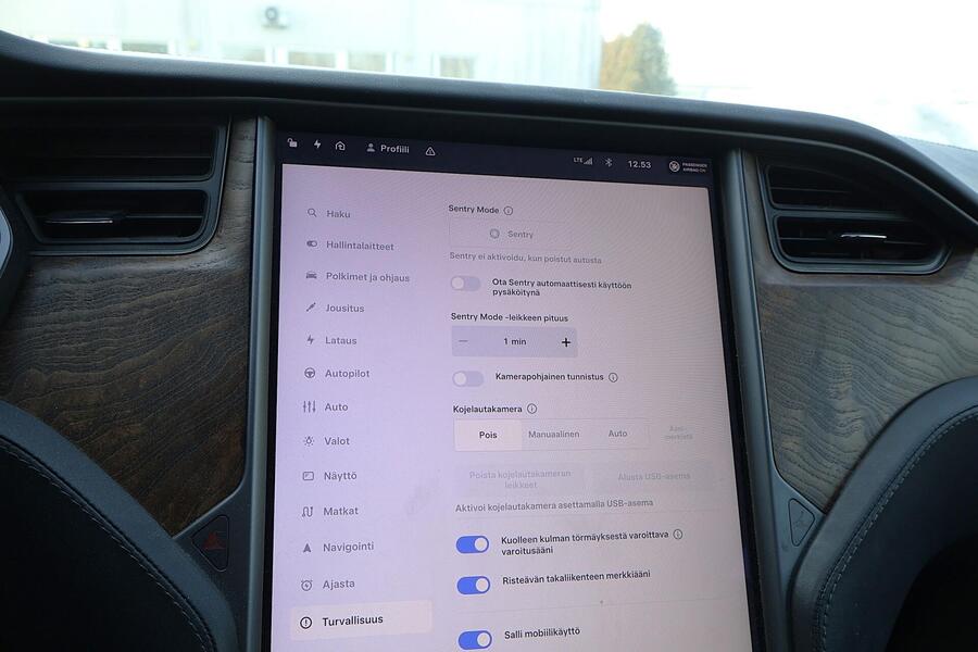 Tesla Model S vaihtoauto