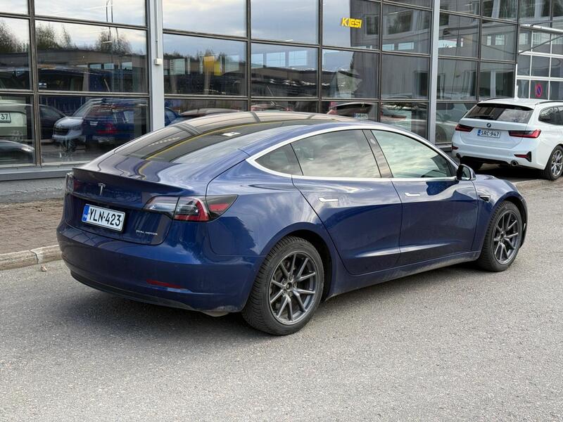 Tesla Model 3 vaihtoauto