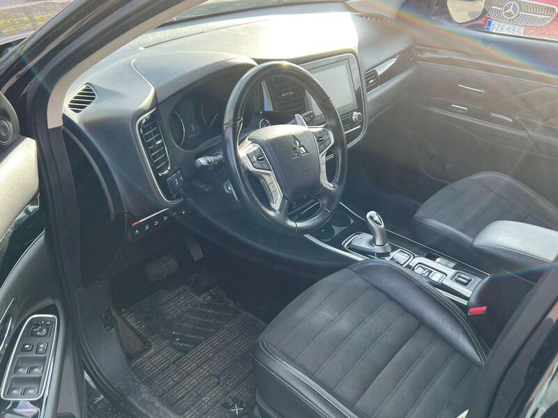 Mitsubishi Outlander PHEV vaihtoauto