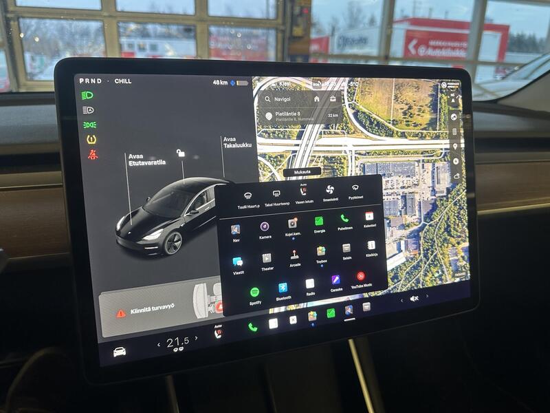 Tesla Model 3 vaihtoauto