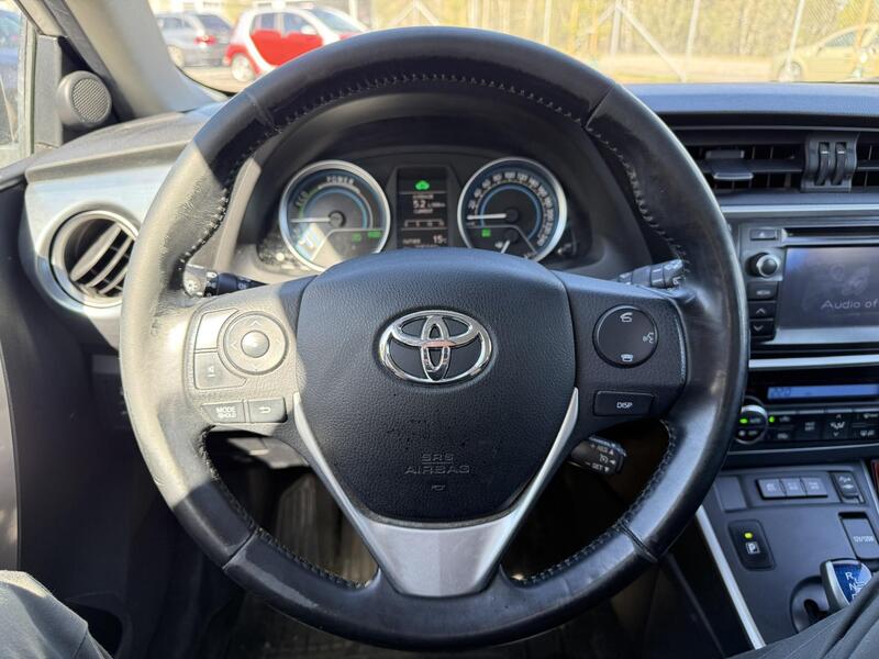 Toyota Auris vaihtoauto