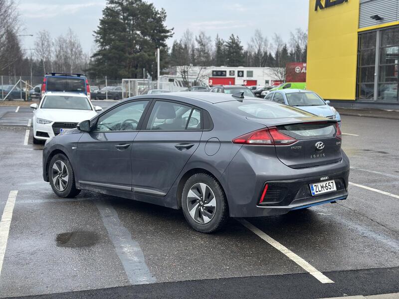 Hyundai IONIQ hybrid vaihtoauto