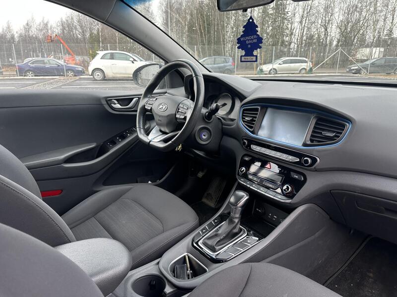 Hyundai IONIQ hybrid vaihtoauto