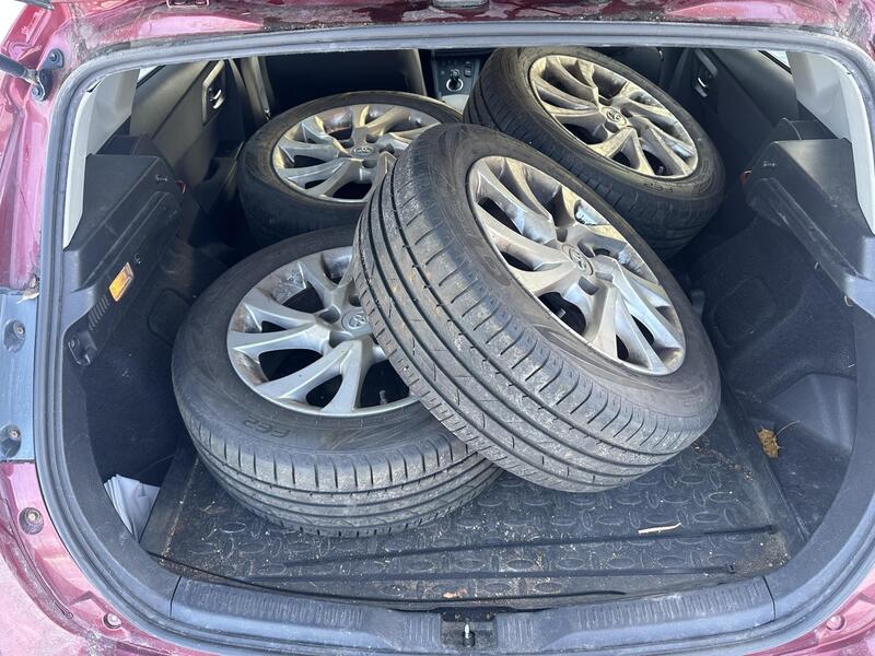 Toyota Auris vaihtoauto