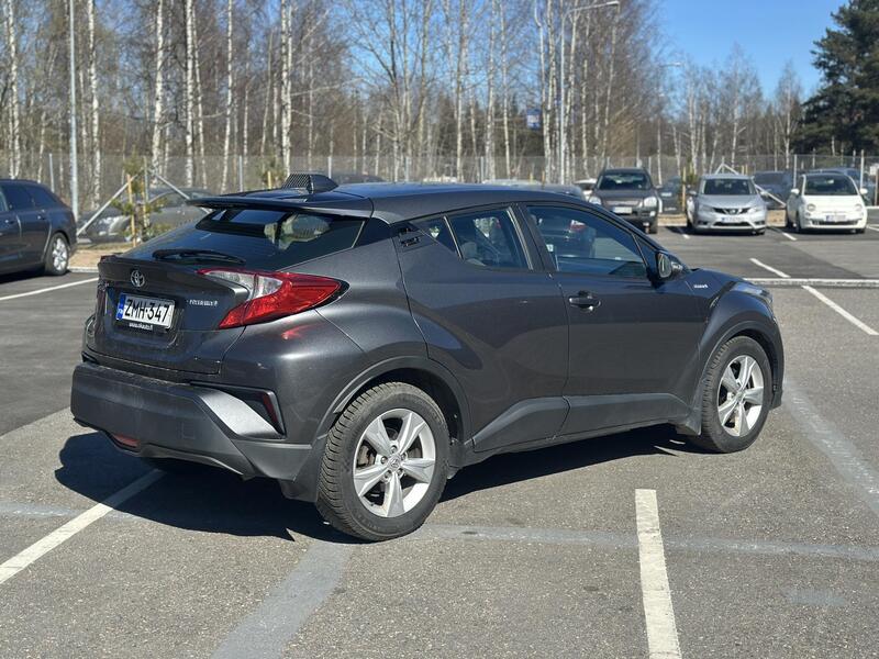 Toyota C-HR vaihtoauto