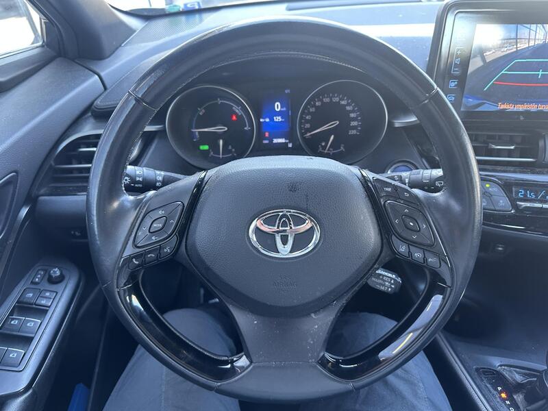 Toyota C-HR vaihtoauto