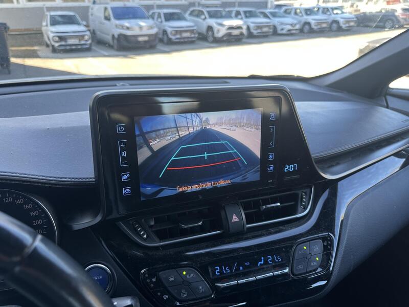 Toyota C-HR vaihtoauto