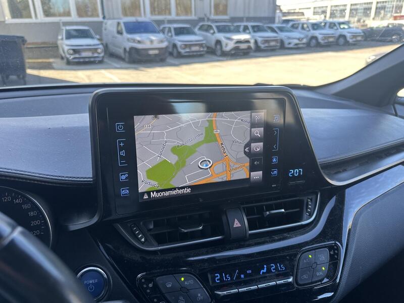 Toyota C-HR vaihtoauto