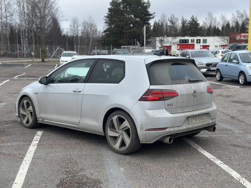Volkswagen Golf vaihtoauto