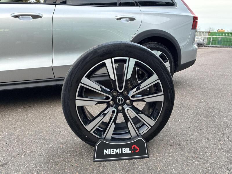 Volvo V60 Cross Country vaihtoauto