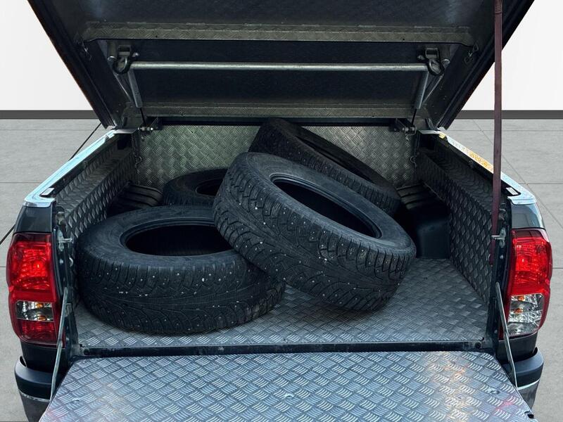 Toyota Hilux vaihtoauto