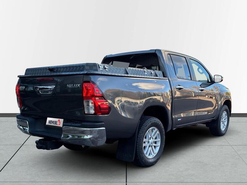 Toyota Hilux vaihtoauto