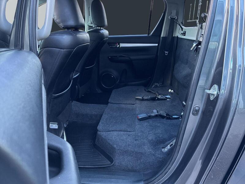 Toyota Hilux vaihtoauto