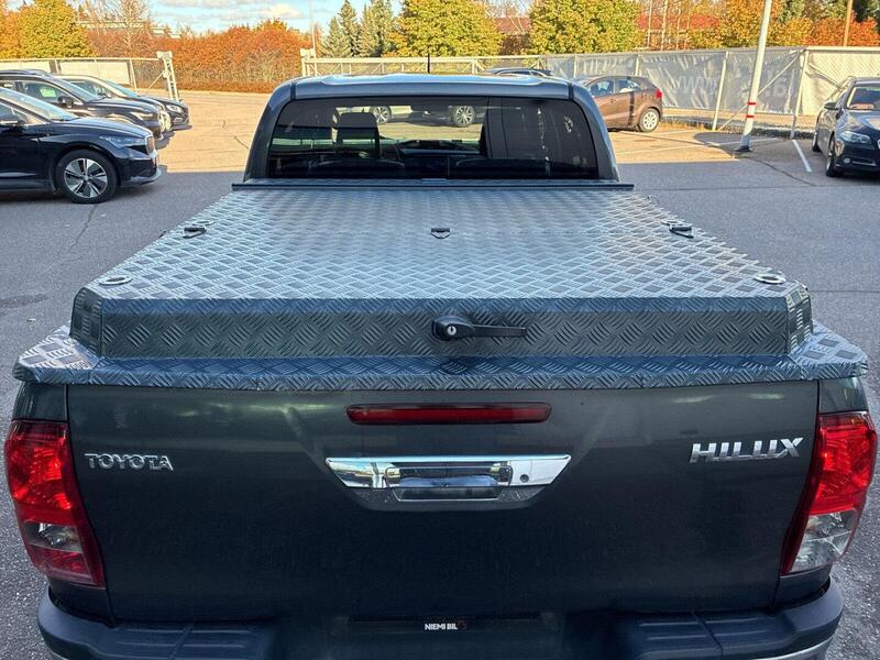 Toyota Hilux vaihtoauto