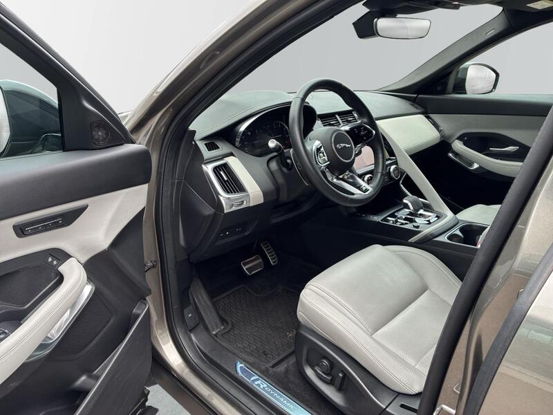 Jaguar E-PACE vaihtoauto