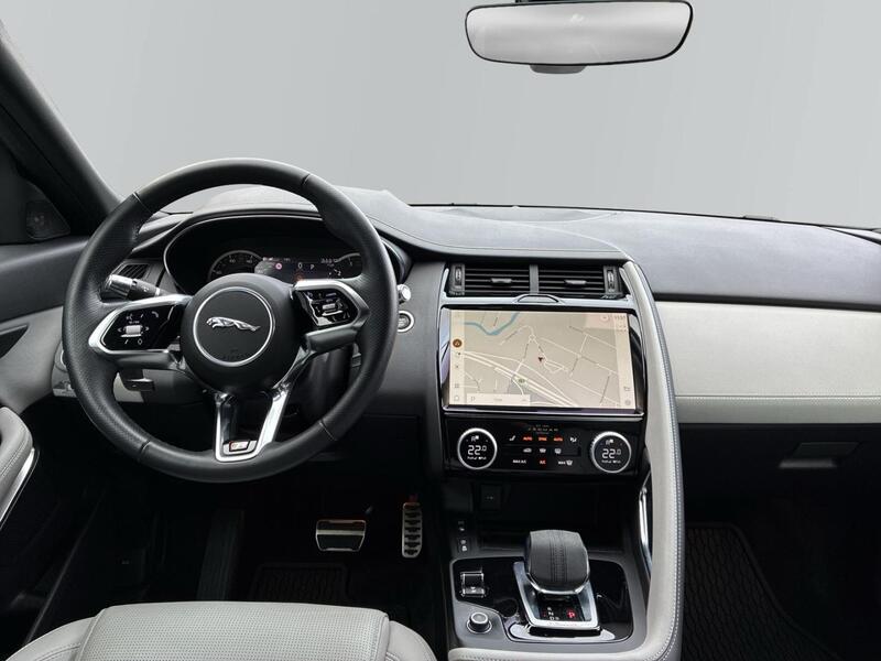 Jaguar E-PACE vaihtoauto