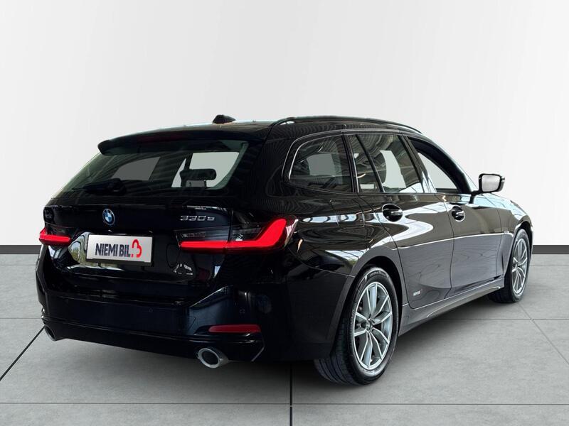 BMW 330 vaihtoauto