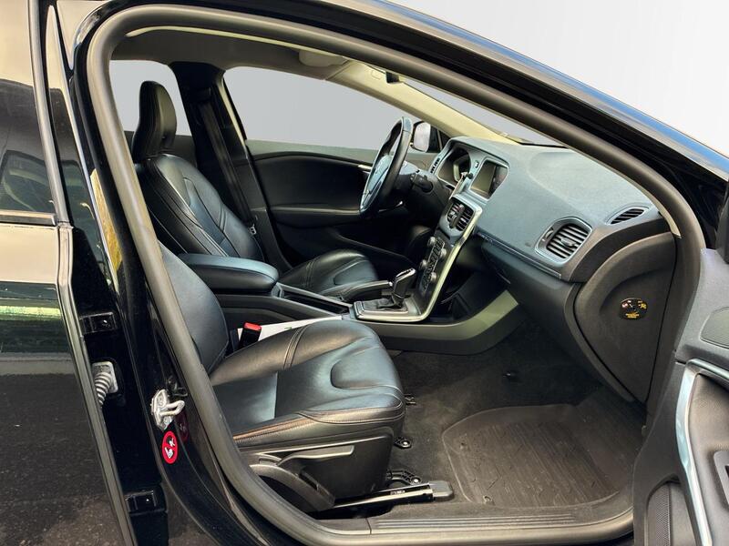 Volvo V40 Cross Country vaihtoauto