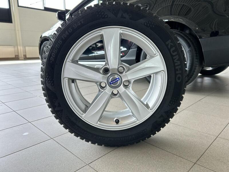 Volvo V40 Cross Country vaihtoauto