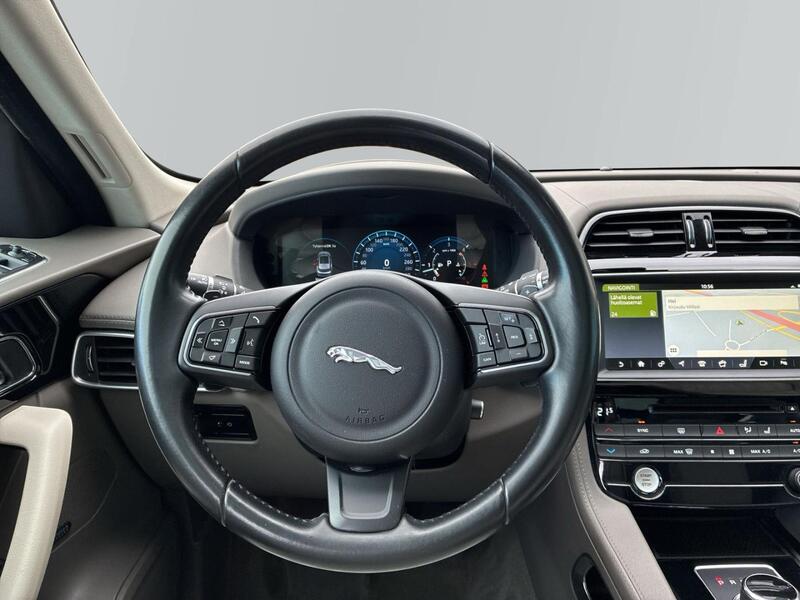 Jaguar F-PACE vaihtoauto