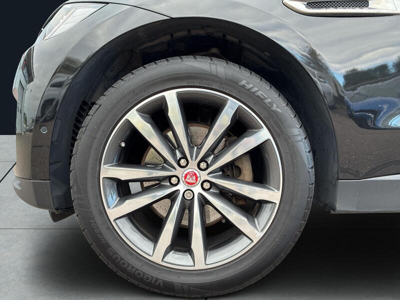 Jaguar F-PACE vaihtoauto