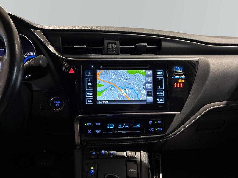 Toyota Auris vaihtoauto