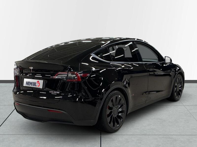 Tesla Model Y vaihtoauto