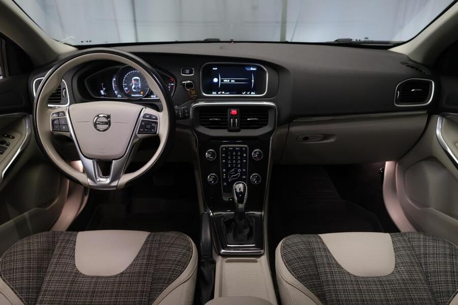 Volvo V40 vaihtoauto