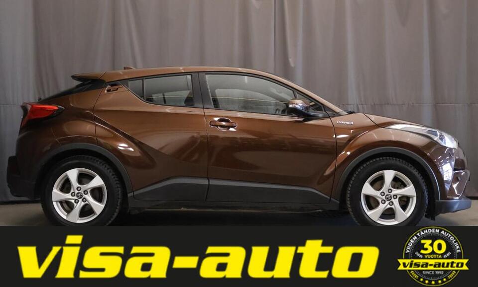 Toyota C-HR vaihtoauto