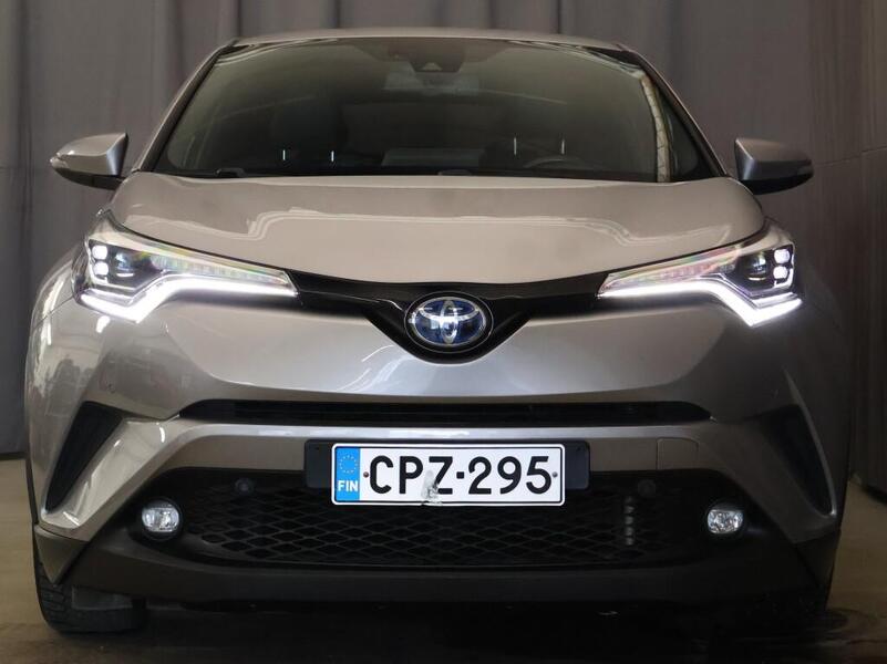 Toyota C-HR vaihtoauto
