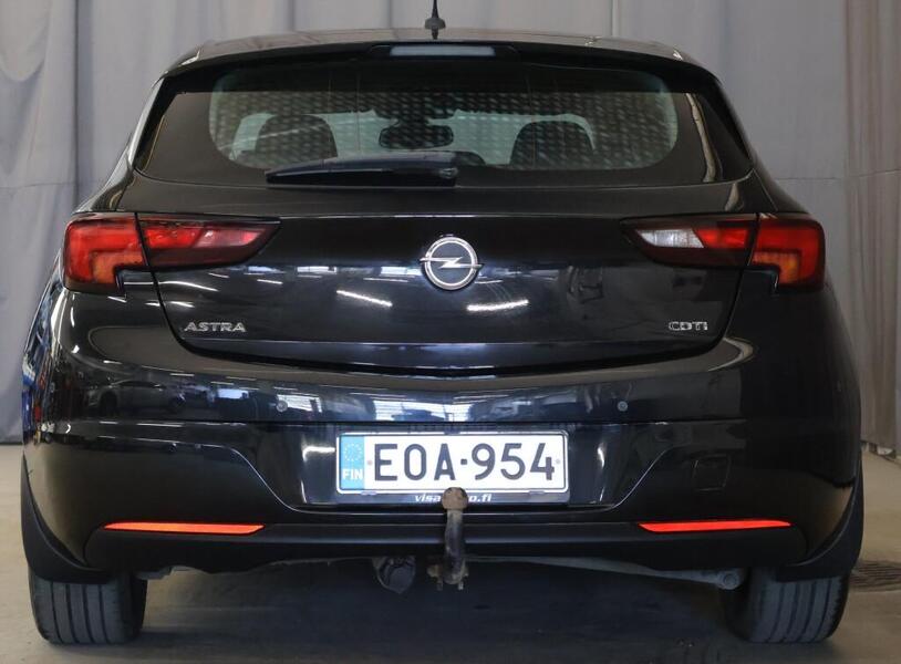 Opel Astra vaihtoauto
