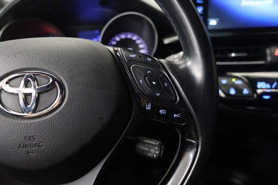 Toyota C-HR vaihtoauto