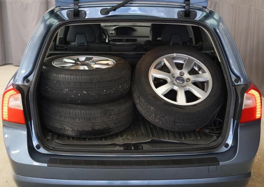 Volvo V70 vaihtoauto