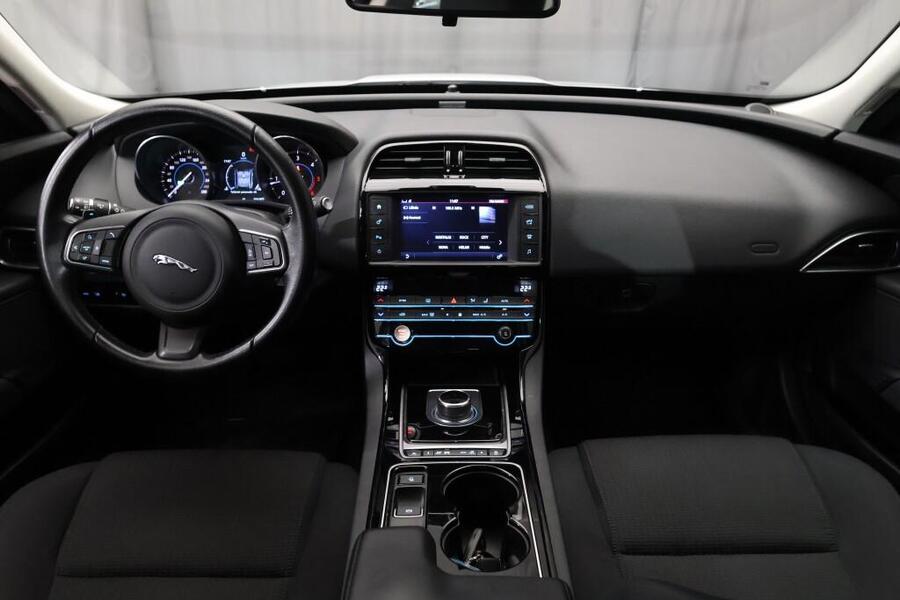 Jaguar XE vaihtoauto