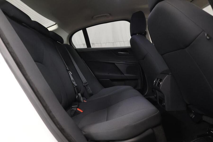 Jaguar XE vaihtoauto