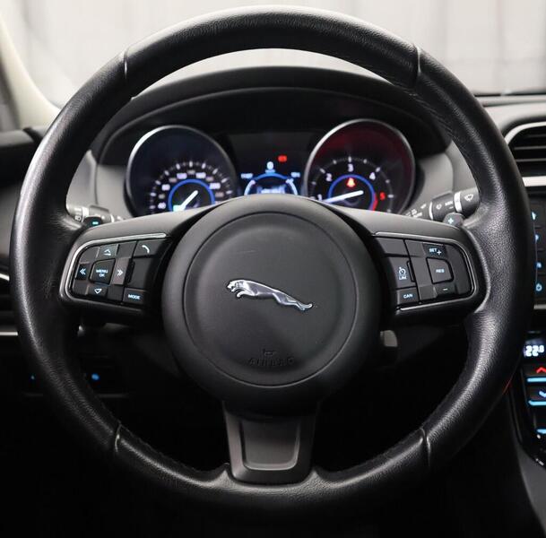 Jaguar XE vaihtoauto