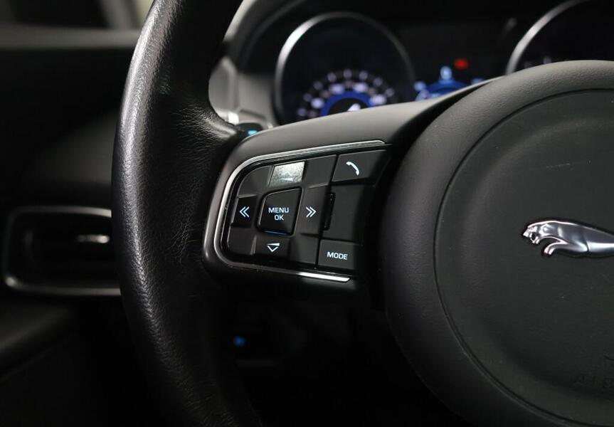 Jaguar XE vaihtoauto