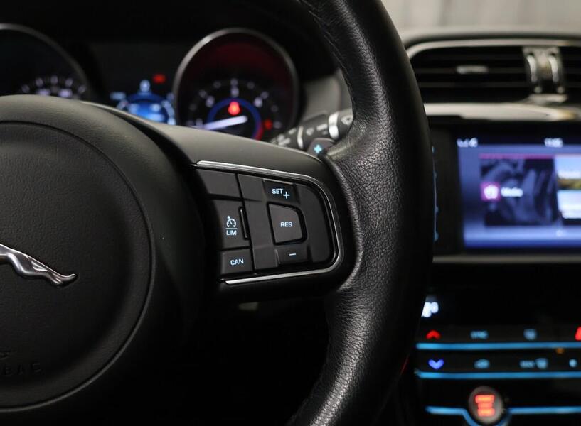 Jaguar XE vaihtoauto