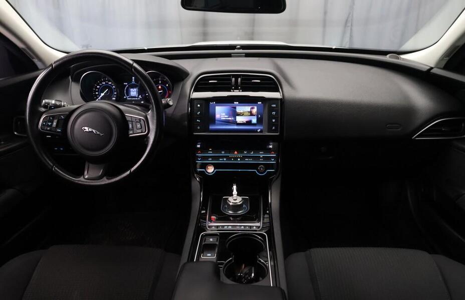 Jaguar XE vaihtoauto